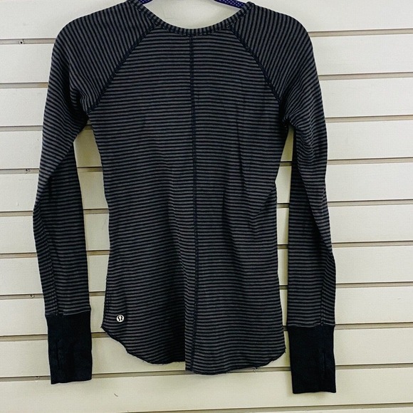 Womens 2 Lululemon Sweatshirt Black Gray Stripe Pullover Scoop Neck Round Hem - Picture 2 of 7